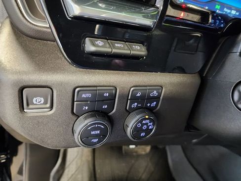Certified 2024 Chevrolet Silverado 1500 High Country AWD/4WD image 25