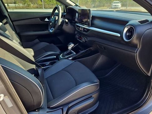 Used 2023 Kia Forte GT-Line image 12