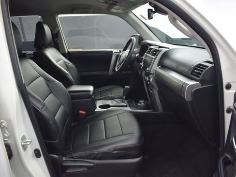 Used 2021 Toyota 4Runner SR5 AWD/4WD image 10