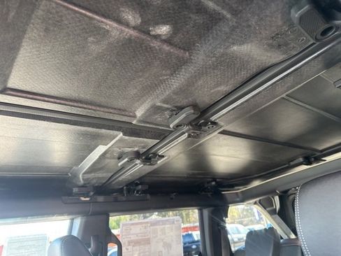 New 2025 Ford Bronco Badlands image 14