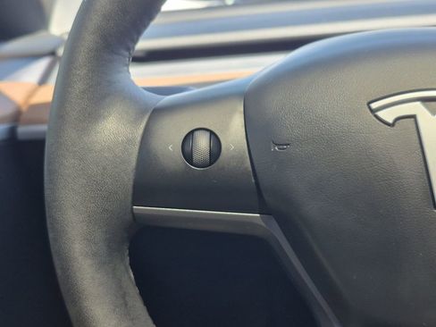 Used 2023 Tesla Model Y Long Range AWD/4WD image 16