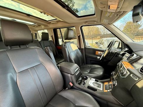 Used 2015 Land Rover LR4 HSE image 25