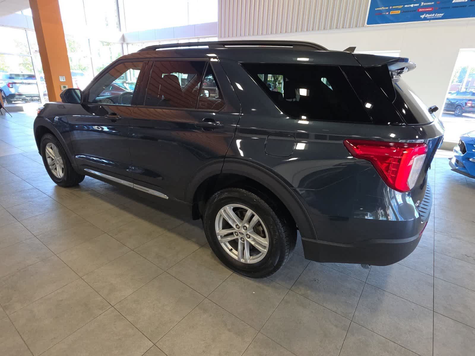 Used 2023 Ford Explorer XLT w/ Equipment Group 202A AWD/4WD image 10