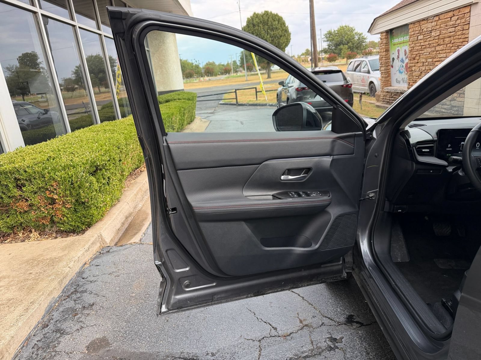 Used 2026 Nissan Kicks SR AWD/4WD image 18
