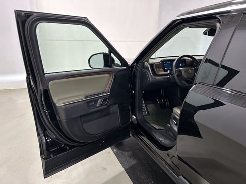Used 2023 Rivian R1S Adventure AWD/4WD image 16