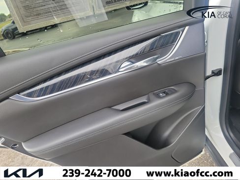 Used 2021 Cadillac XT6 Premium Luxury AWD/4WD image 12