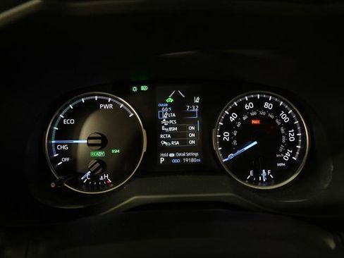 Used 2022 Toyota RAV4 XLE image 8