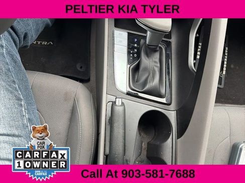 Used 2022 Hyundai Elantra SE FWD image 22