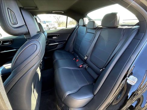 Used 2025 Mercedes-Benz C 300 4MATIC Sedan image 28