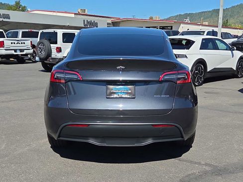Used 2024 Tesla Model Y Long Range AWD/4WD image 13