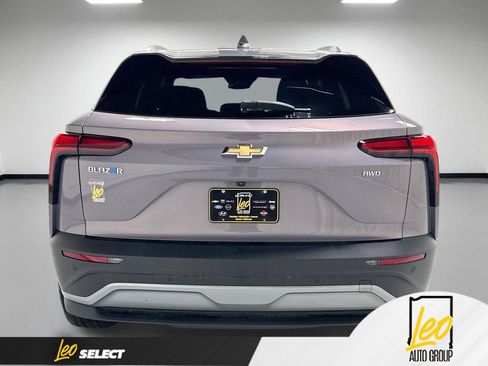 Used 2024 Chevrolet Blazer EV LT AWD/4WD image 9