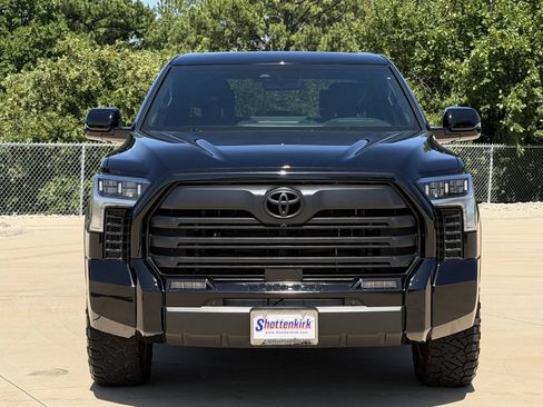 Used 2025 Toyota Tundra Limited AWD/4WD image 7