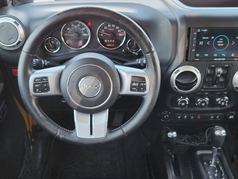Used 2014 Jeep Wrangler Unlimited Rubicon AWD/4WD image 29
