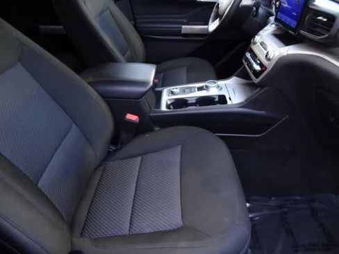 Certified 2022 Ford Explorer XLT w/ Class IV Trailer Tow Package image 16