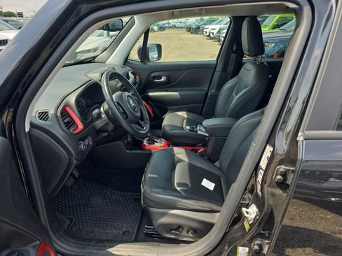 Used 2022 Jeep Renegade Trailhawk AWD/4WD image 8