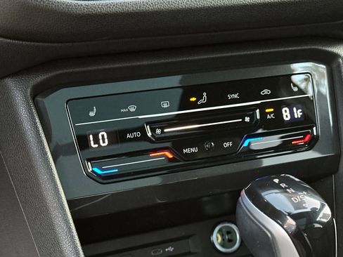 Certified 2023 Volkswagen Tiguan SE R-Line image 21