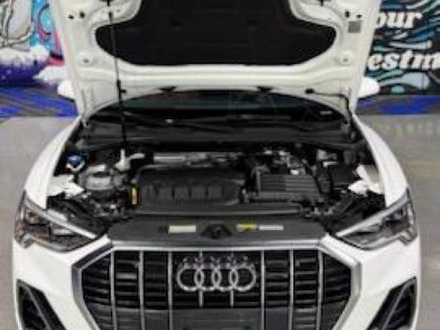 Used 2023 Audi Q3 2.0T Premium w/ Convenience Package AWD/4WD image 9