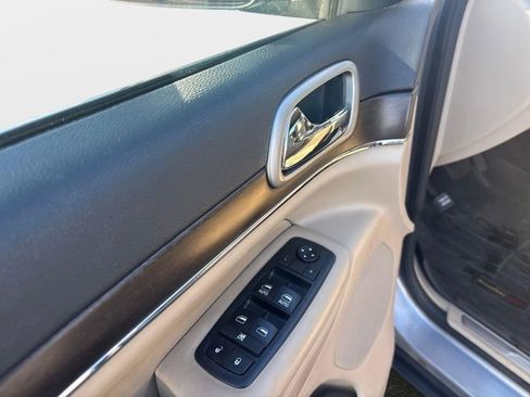 Used 2018 Jeep Grand Cherokee Limited image 11