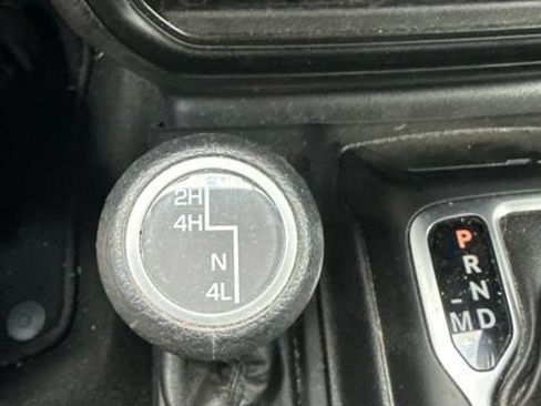 Used 2021 Jeep Gladiator Sport AWD/4WD image 30