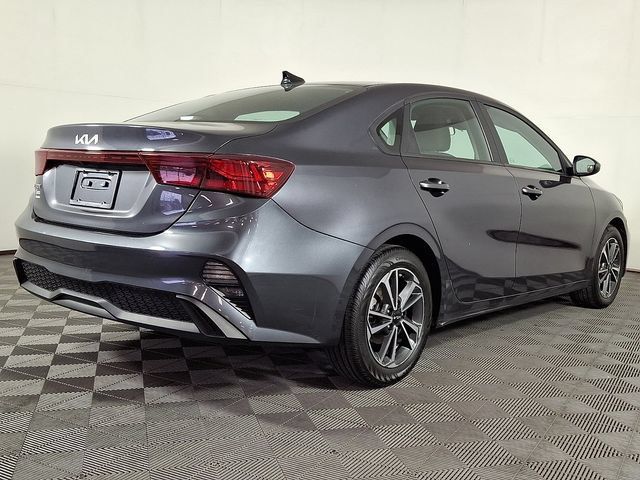 Used 2023 Kia Forte LXS FWD image 9
