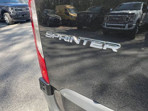 Used 2019 Mercedes-Benz Sprinter 2500 w/ Acoustic Package image 27