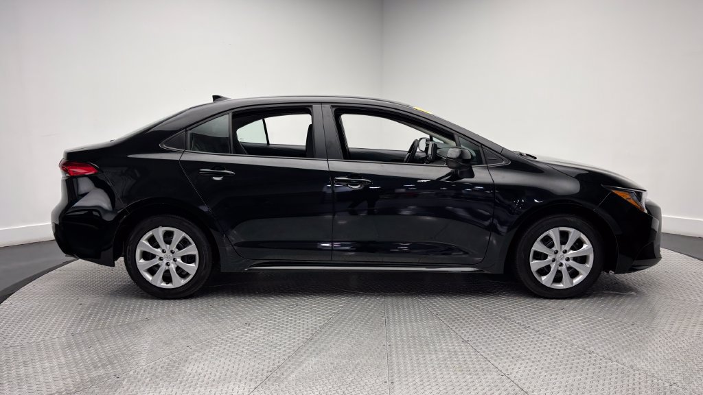 Used 2026 Toyota Corolla LE FWD image 37