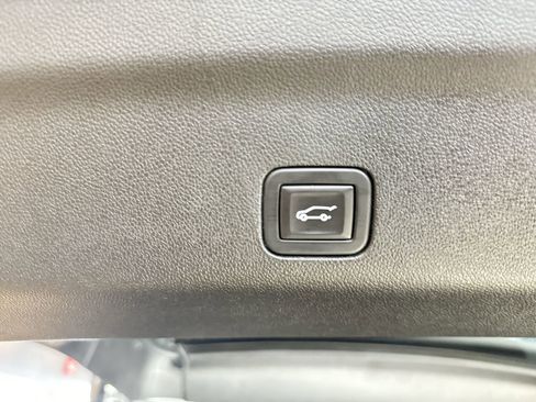 Used 2024 Chevrolet Tahoe LT image 33