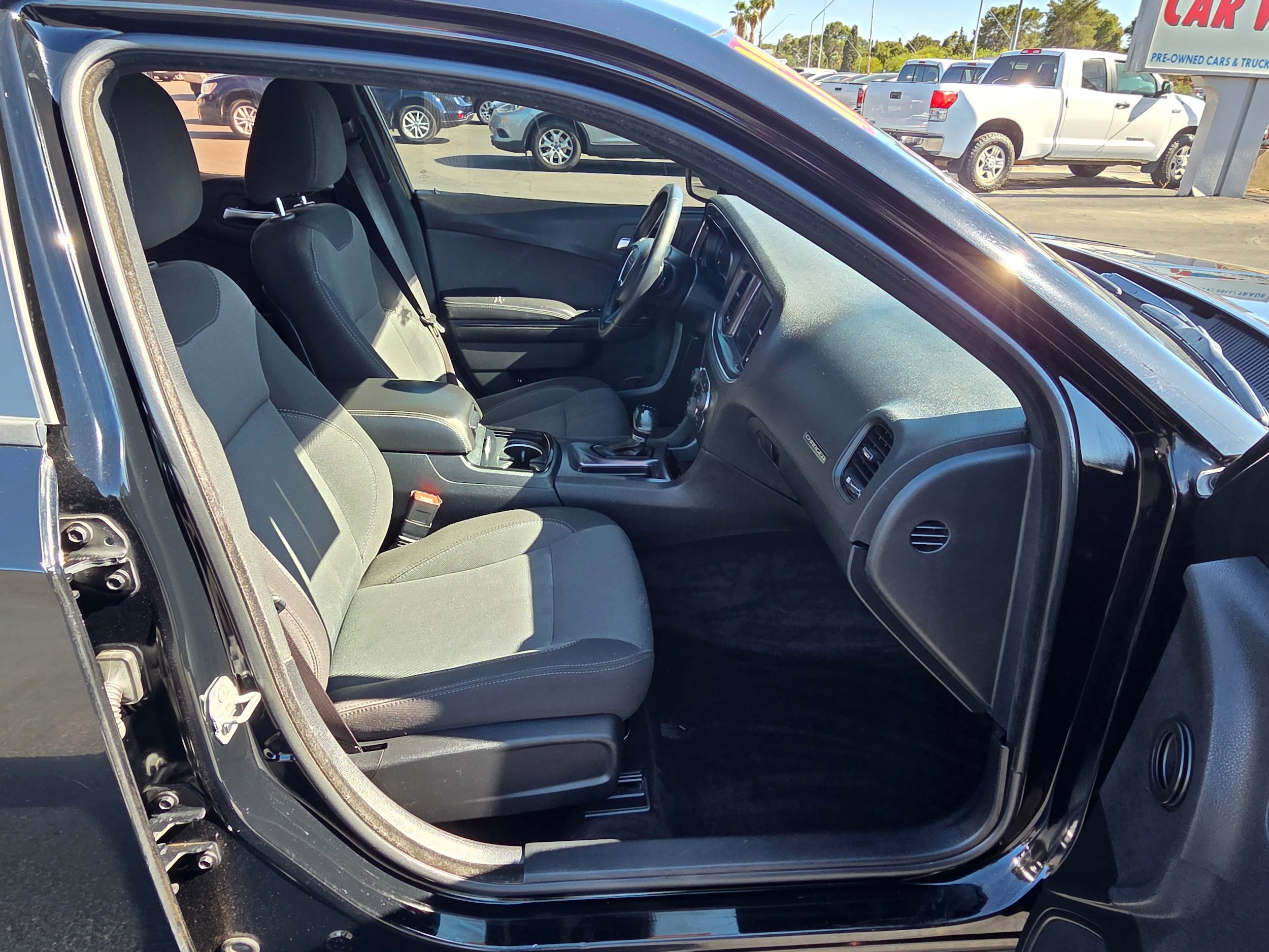 Used 2017 Dodge Charger SXT RWD image 26