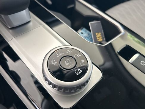 New 2025 Mitsubishi Outlander AWD image 9