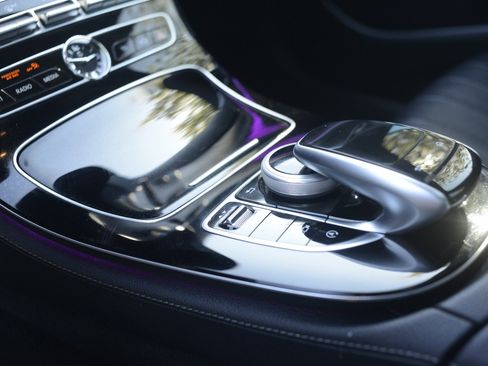 Used 2017 Mercedes-Benz E 300 image 23