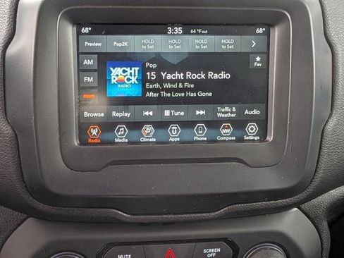 Used 2019 Jeep Renegade Latitude FWD image 20