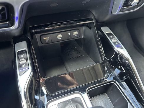 Used 2023 Kia Sorento SX Prestige image 29