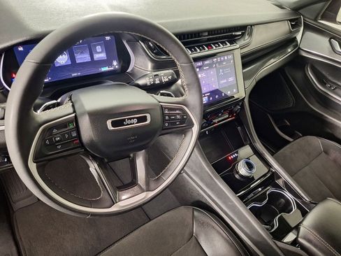 Used 2023 Jeep Grand Cherokee Altitude image 28