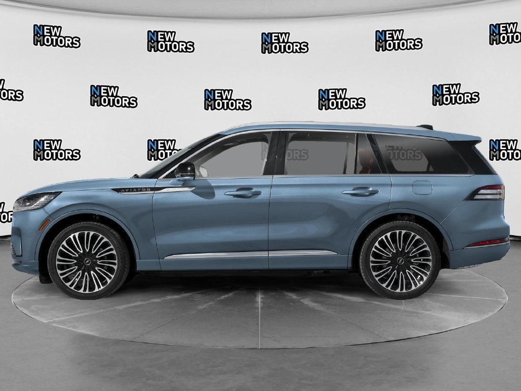 Used 2025 Lincoln Aviator Black Label AWD/4WD image 3