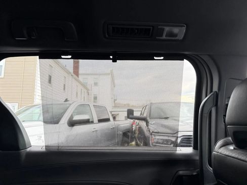 Used 2022 Toyota Sienna XLE Woodland Edition image 27