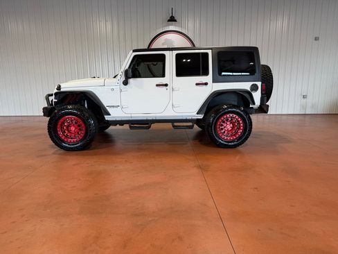 Used 2013 Jeep Wrangler Unlimited Sport AWD/4WD image 3