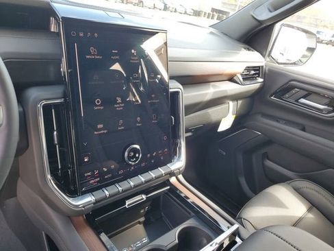 New 2026 GMC Yukon XL Denali w/ Sun & Power Step Package AWD/4WD image 26