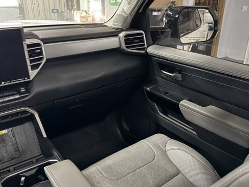 Used 2024 Toyota Tundra Limited image 32