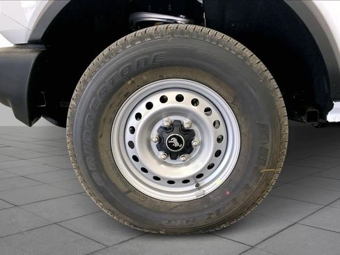 New 2025 Ford Bronco Base image 9