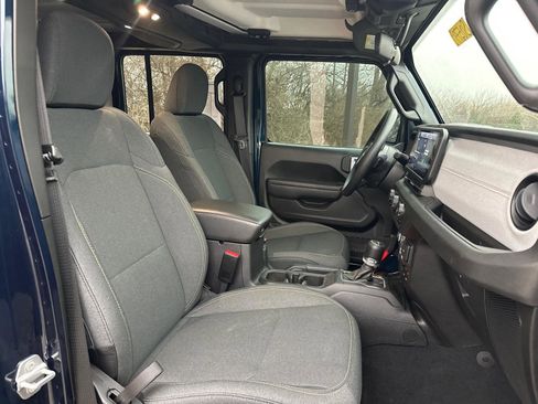 Used 2025 Jeep Gladiator Sport image 23