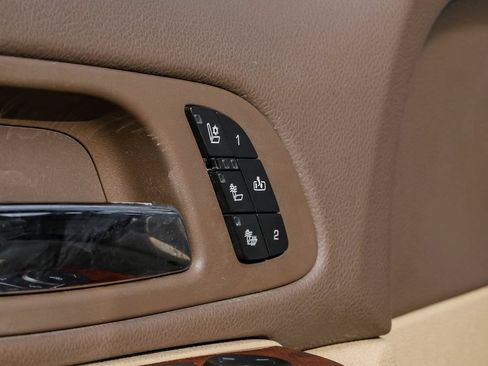 Used 2011 Chevrolet Tahoe LTZ RWD image 44