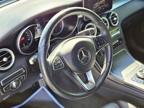 Used 2018 Mercedes-Benz GLC 300 4MATIC image 19