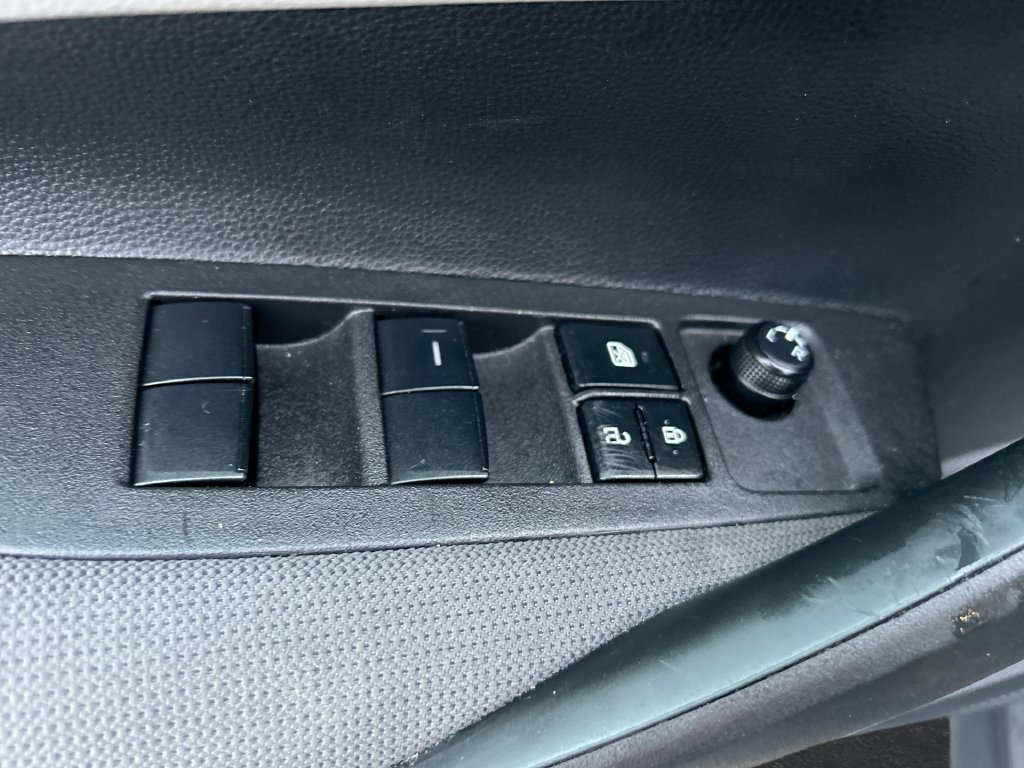 Used 2025 Toyota Corolla LE FWD image 12