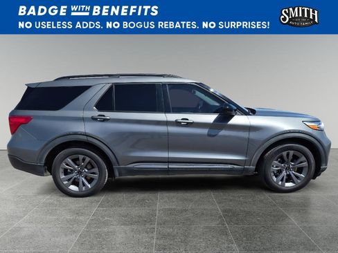 Used 2023 Ford Explorer XLT RWD image 3
