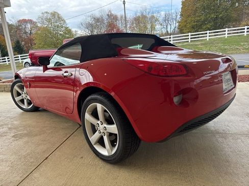 Used 2007 Pontiac Solstice Convertible w/ Premium Package image 9