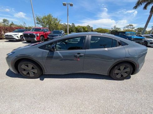 Used 2025 Toyota Prius LE image 9