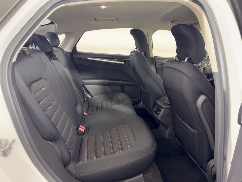 Used 2014 Ford Fusion SE FWD image 29