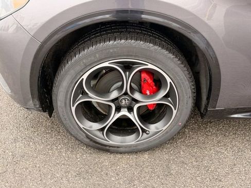 Used 2025 Alfa Romeo Stelvio Sprint image 20