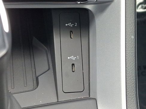 Certified 2025 Audi Q3 2.0T Premium Plus w/ Premium Plus Package image 27