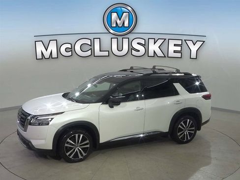 Used 2024 Nissan Pathfinder Platinum w/ Cargo Package AWD/4WD image 1